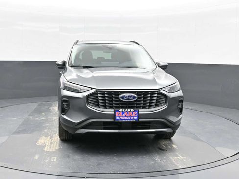 New 2025 Ford Escape SE image 3