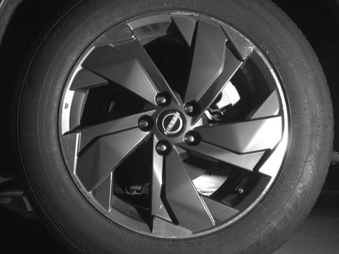 Used 2025 Nissan Rogue SV FWD image 11