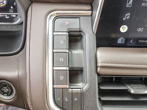 Used 2022 Chevrolet Tahoe LT w/ Luxury Package image 32