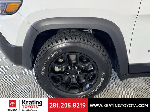 Used 2022 Jeep Cherokee Trailhawk w/ Trailer Tow Group image 30