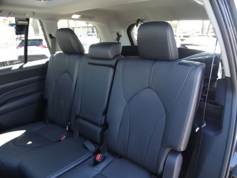 New 2026 Toyota Grand Highlander Limited image 12