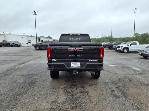 Used 2021 GMC Sierra 2500 Denali w/ Denali Black Diamond Edition AWD/4WD image 8