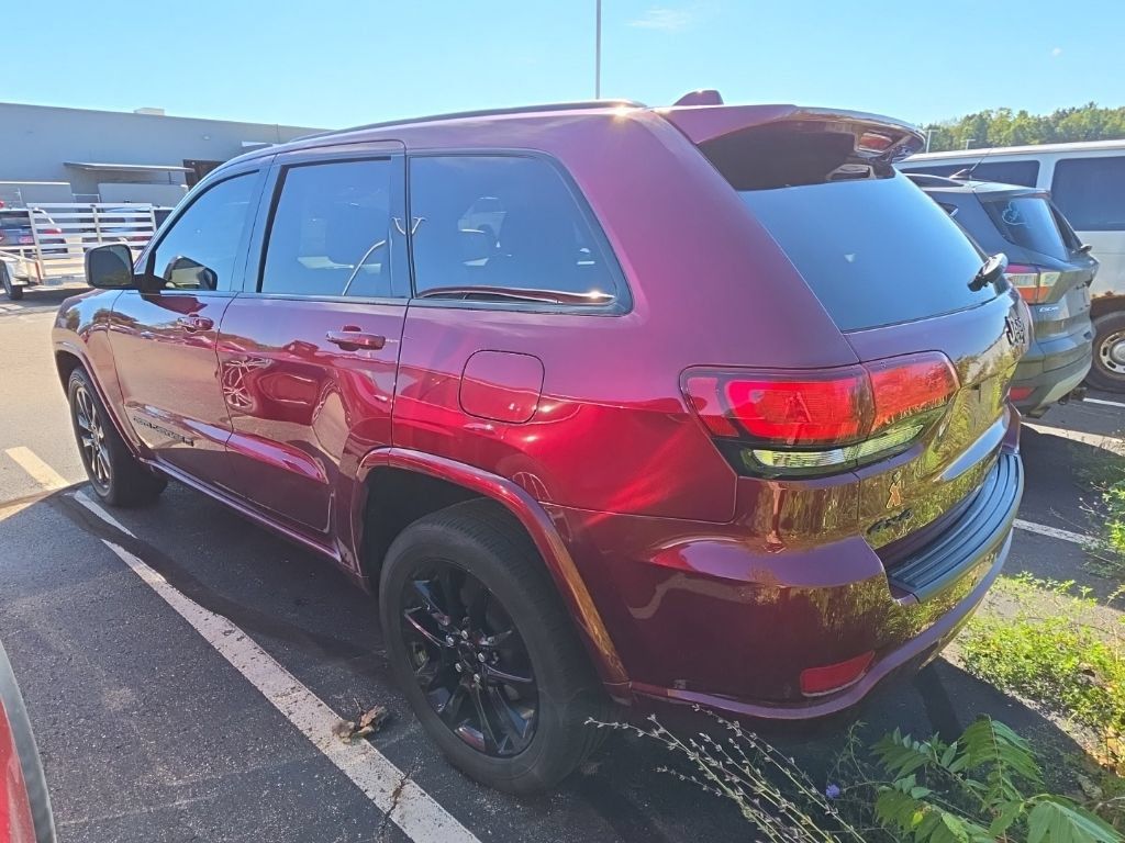 Used 2022 Jeep Grand Cherokee Laredo X AWD/4WD image 8