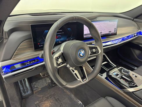 Used 2024 BMW i7 eDrive50 w/ M Sport Package image 14