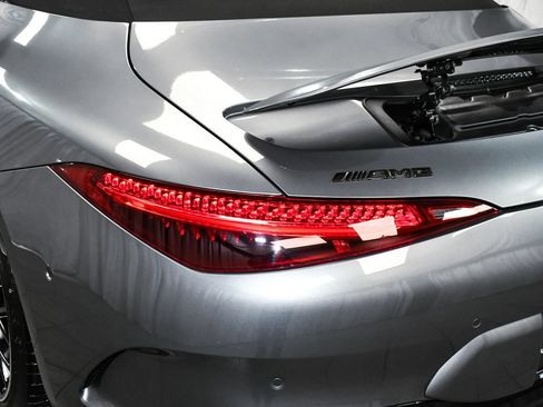 Used 2022 Mercedes-Benz SL 55 AMG 4MATIC w/ AMG Night Package II image 94