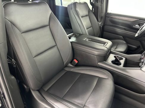 Used 2023 Chevrolet Suburban Z71 w/ Luxury Package AWD/4WD image 31