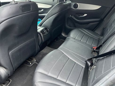 Used 2019 Mercedes-Benz GLC 300 4MATIC image 7