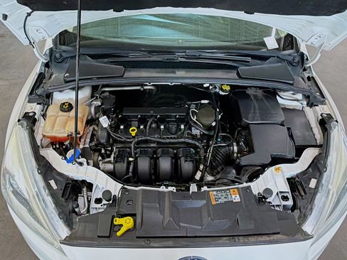 Used 2016 Ford Focus Titanium FWD image 35