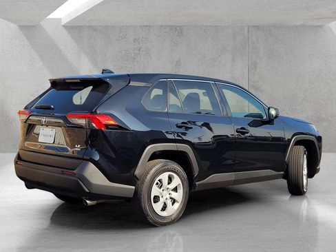 Used 2024 Toyota RAV4 LE image 4