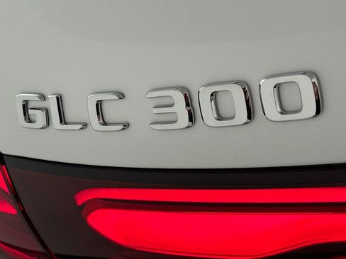 New 2026 Mercedes-Benz GLC 300 image 8