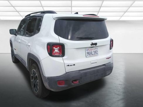 Used 2023 Jeep Renegade Trailhawk AWD/4WD image 2