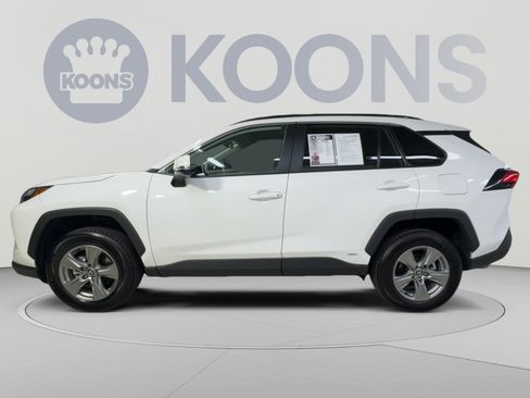 Used 2024 Toyota RAV4 LE AWD/4WD image 7