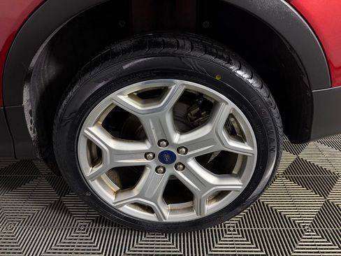 Used 2019 Ford Escape Titanium image 11