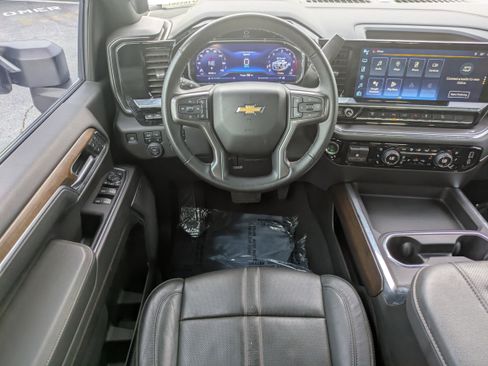 Used 2025 Chevrolet Silverado 3500 High Country w/ Technology Package image 4