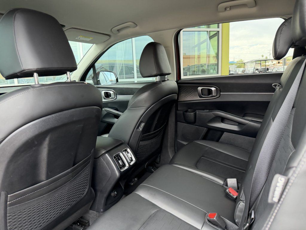 Used 2024 Kia Sorento S FWD image 33