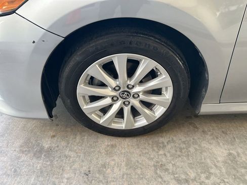 Used 2019 Toyota Camry LE image 12