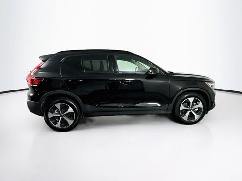 Used 2026 Volvo XC40 B5 Plus AWD/4WD image 10