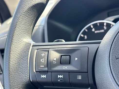 Used 2024 Nissan Rogue S FWD image 10
