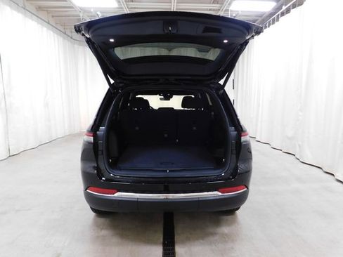 New 2026 Jeep Grand Cherokee Laredo X image 11