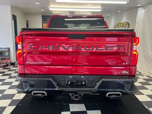 Used 2022 Chevrolet Silverado 1500 LT Trail Boss w/ Bed Protection Package AWD/4WD image 12