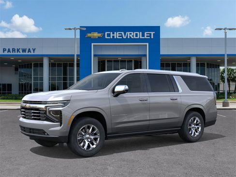 New 2026 Chevrolet Suburban Premier image 2