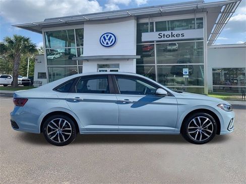 New 2026 Volkswagen Jetta SE image 3