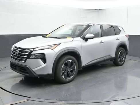 Used 2024 Nissan Rogue SV AWD/4WD image 7
