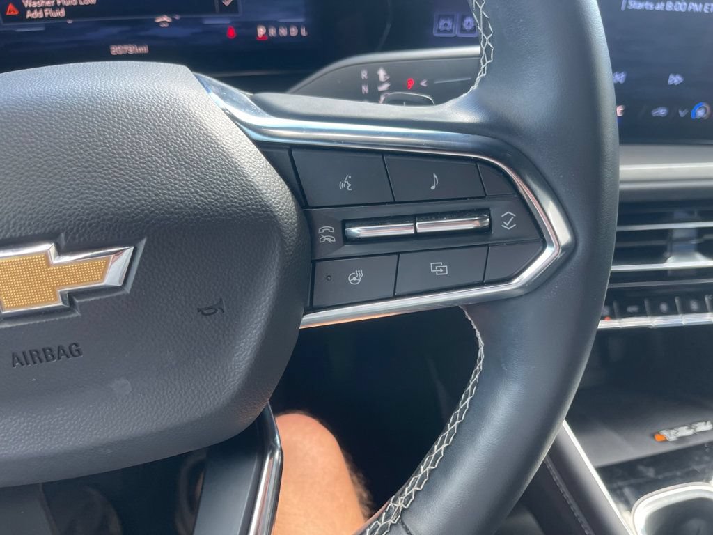 Used 2026 Chevrolet Traverse LT FWD image 17