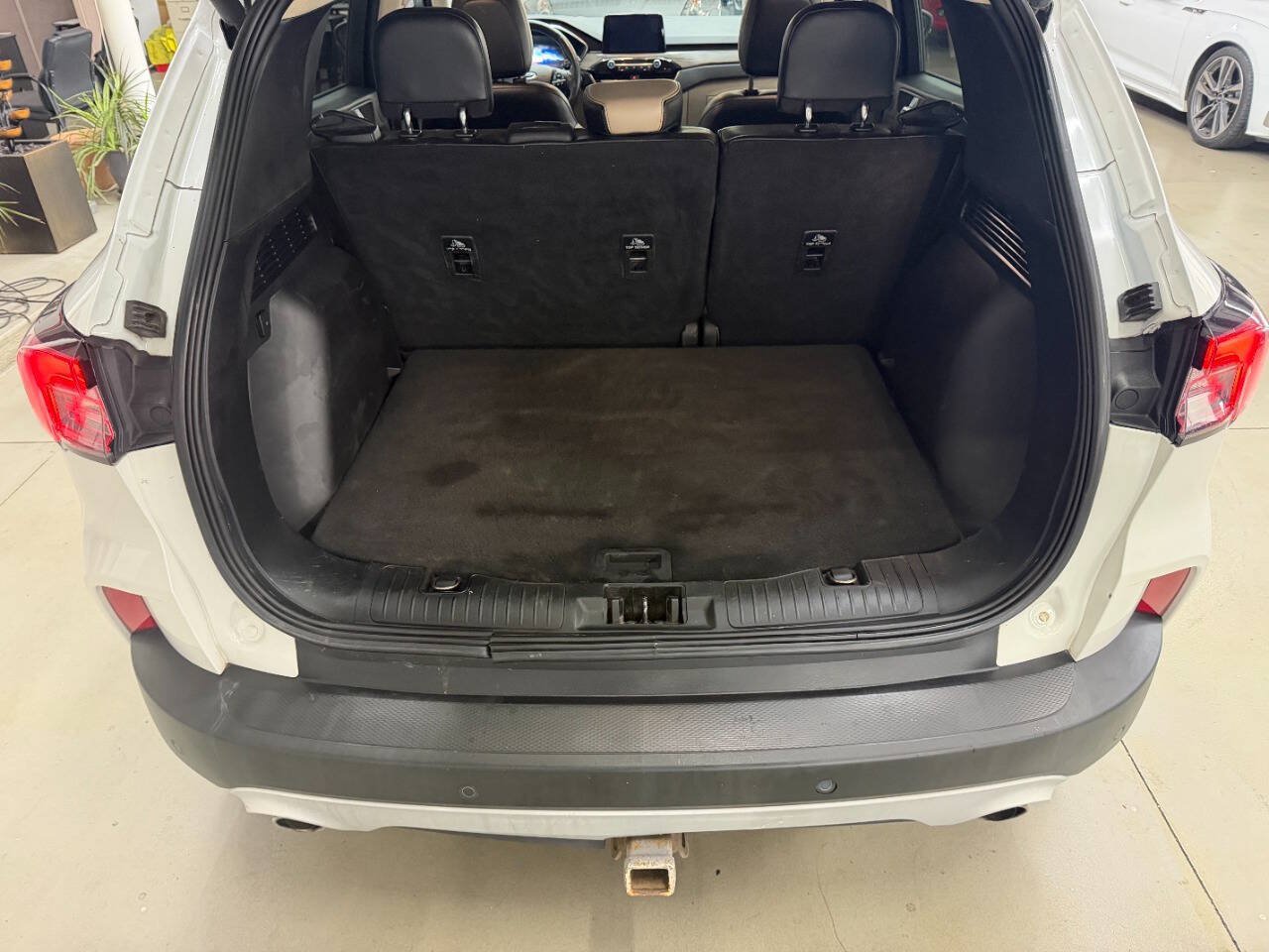 Used 2020 Ford Escape Titanium AWD/4WD image 9