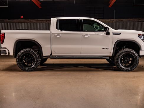 Used 2023 GMC Sierra 1500 AT4 w/ Technology Package image 11