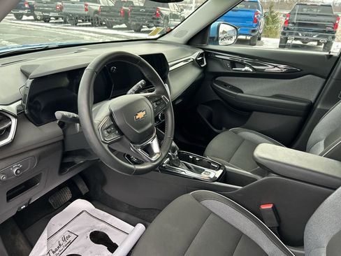 Used 2025 Chevrolet TrailBlazer LT w/ Convenience Package image 24