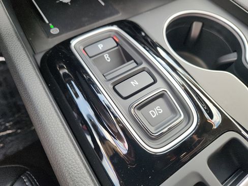 New 2025 Honda Pilot Touring image 11