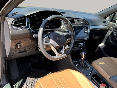 Used 2023 Volkswagen Tiguan SE FWD image 29