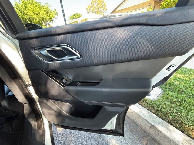 Used 2019 Land Rover Range Rover Velar S AWD/4WD image 40