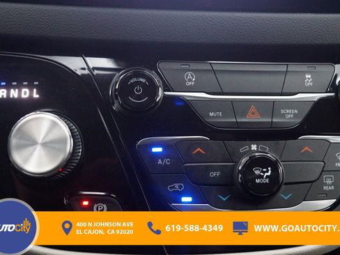 Used 2023 Chrysler Voyager LX FWD image 22