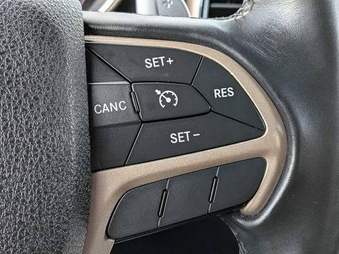 Used 2016 Jeep Grand Cherokee Laredo w/ Quick Order Package 23E AWD/4WD image 23