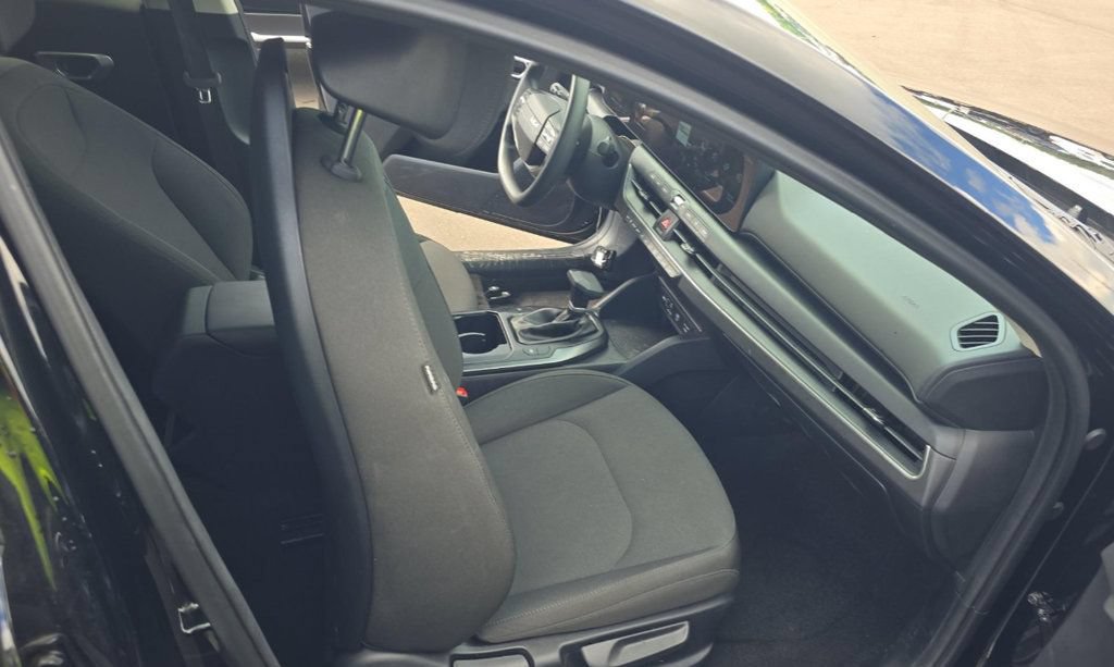 Used 2026 Kia K4 FWD image 2