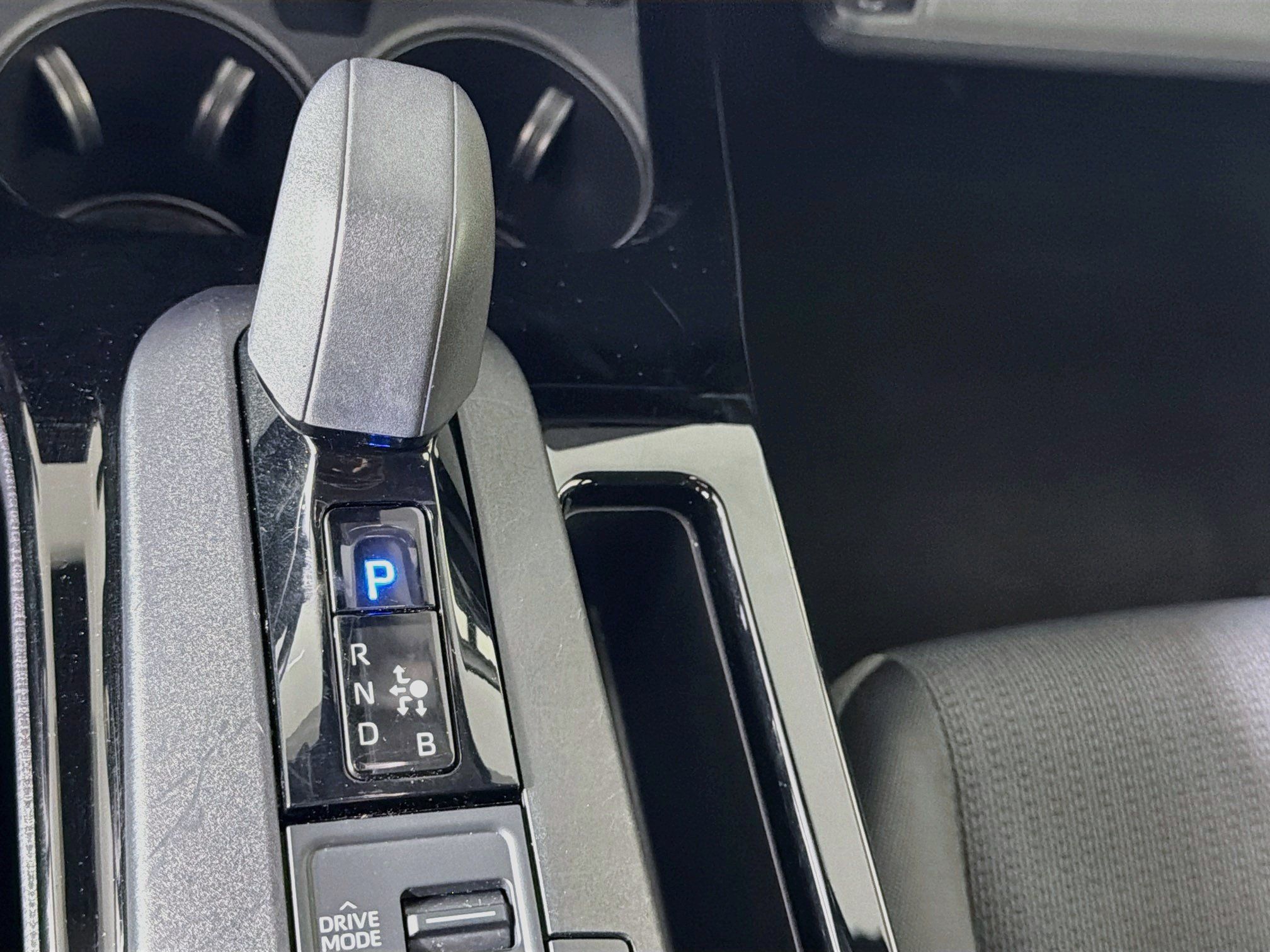 Used 2025 Toyota Prius LE FWD image 23