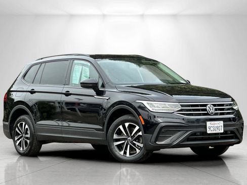 Used 2022 Volkswagen Tiguan S image 1
