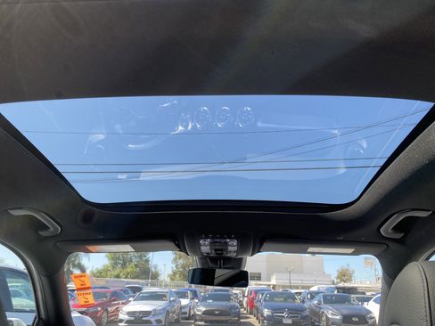 Used 2022 Mercedes-Benz GLB 250 4MATIC w/ Premium Package Lite image 26