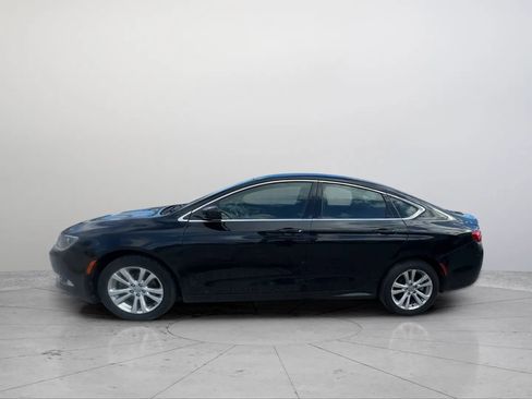 Used 2015 Chrysler 200 Limited w/ Convenience Group image 2