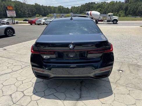 Used 2022 BMW 740i w/ M Sport Package RWD image 12