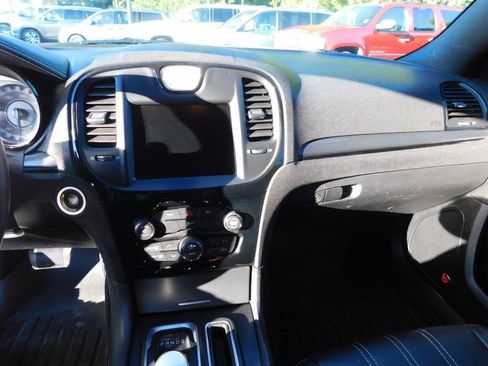 Used 2016 Chrysler 300 S RWD image 7