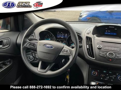 Used 2017 Ford Escape SE image 16