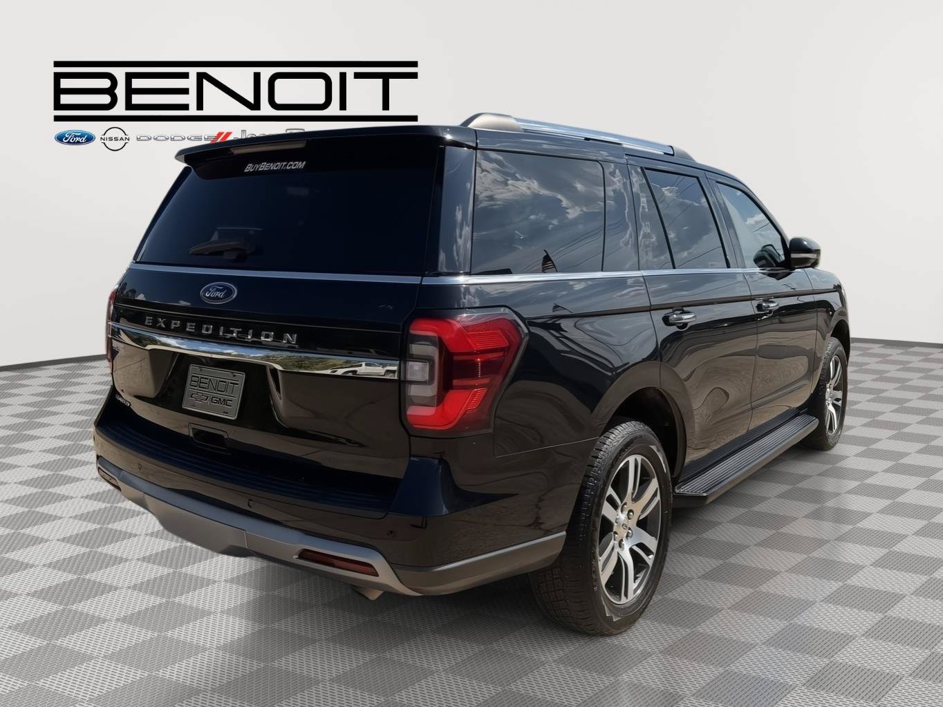 Used 2024 Ford Expedition Limited AWD/4WD image 5