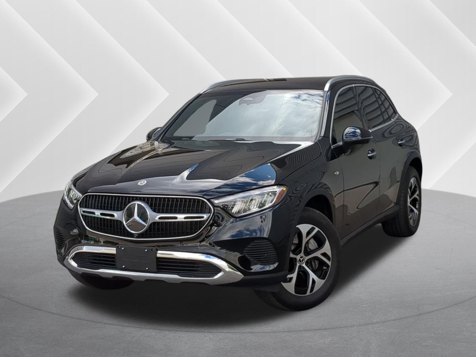 Used 2025 Mercedes-Benz GLC 350e 4MATIC image 1