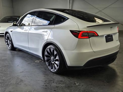 Used 2023 Tesla Model Y Performance AWD/4WD image 2
