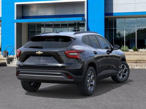 New 2026 Chevrolet Trax LT w/ Driver Confidence Package FWD image 4