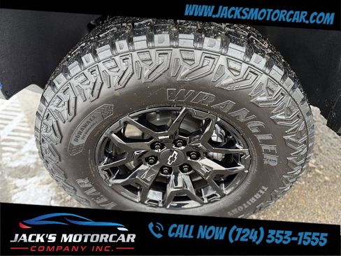 Used 2025 Chevrolet Colorado ZR2 w/ Technology Package image 18