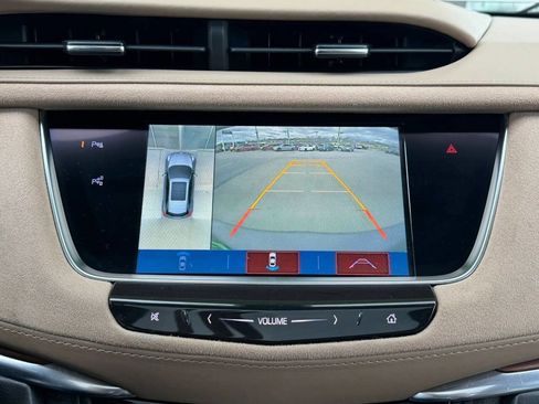Used 2018 Cadillac XT5 Platinum w/ Driver Assist Package image 21